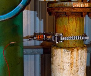 ��ͨ�ھ�(xi��n)���g�ں�O(ji��n)�؃x